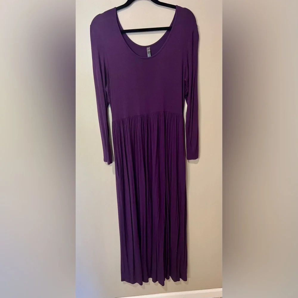 Plum maxi dress - L/XL Scoop Neck Long Sleeves Poly Knit Jersey - Picture 2 of 2